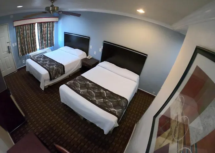 Standard Queen Room