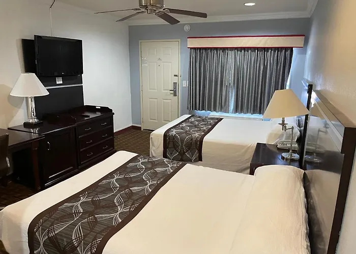 Standard Queen Room