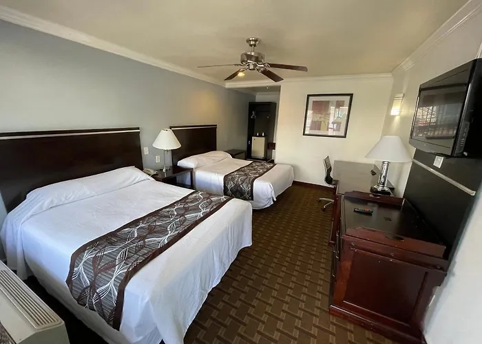 Standard Queen Room